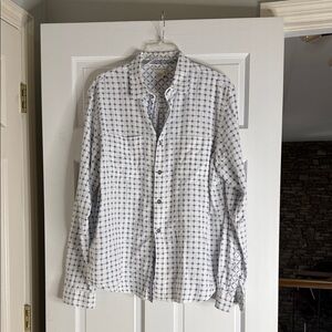 Carbon2cobalt  Blue and White Checkered Men's Shirt. Medium. Comfy